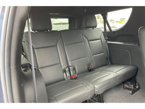 Used 2022 Chevrolet Suburban LT w/ Luxury Package image 19