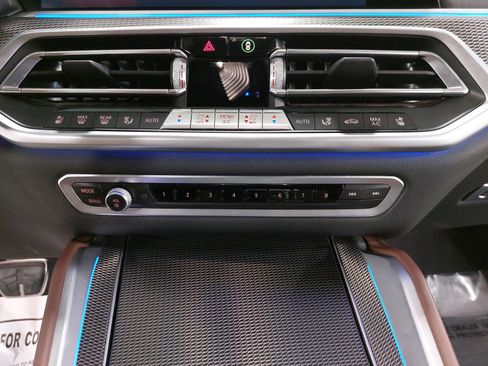 Used 2022 BMW X6 xDrive40i w/ M Sport Package image 22