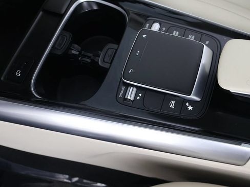 Used 2023 Mercedes-Benz GLA 250 4MATIC w/ Premium Package image 49
