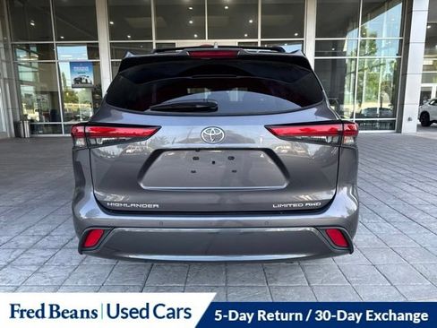 Used 2021 Toyota Highlander Limited AWD/4WD image 9