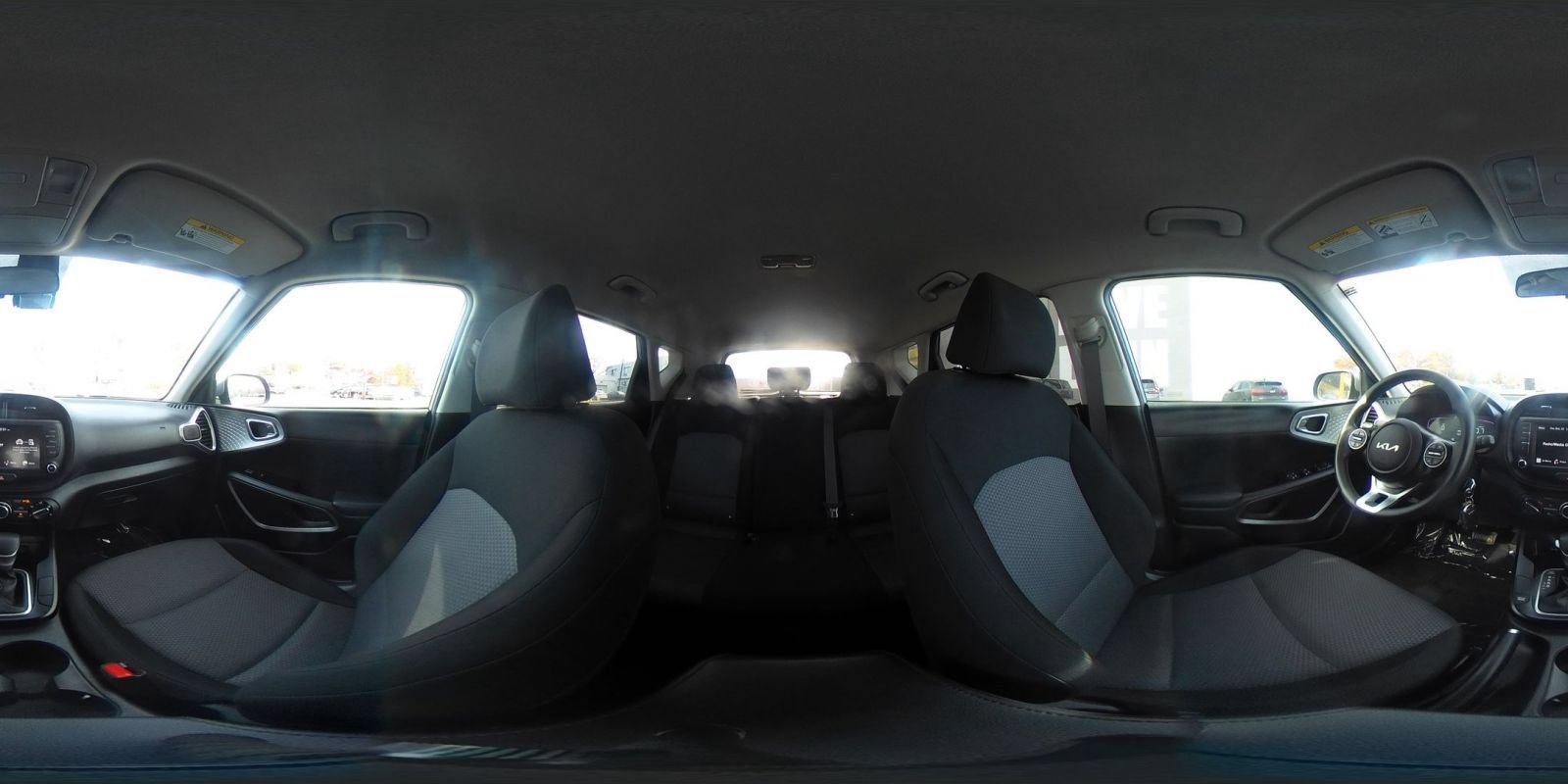 Used 2025 Kia Soul LX w/ LX Technology Package FWD image 37