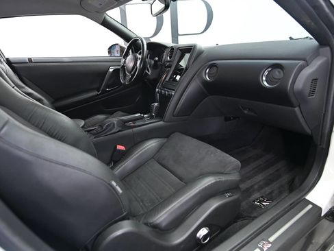 Used 2012 Nissan GT-R Premium AWD/4WD image 17