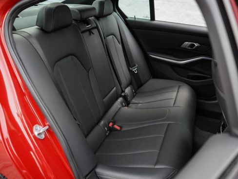 Used 2022 BMW 330i Sedan w/ Convenience Package image 25