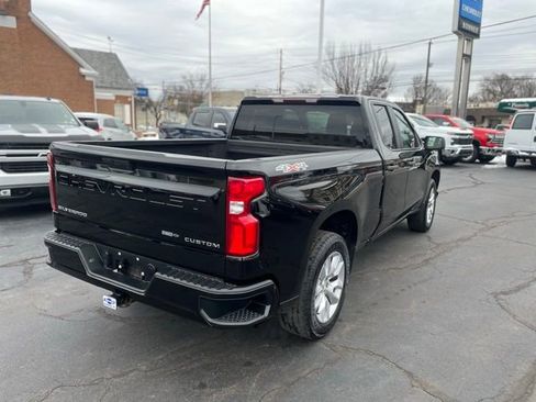 Used 2020 Chevrolet Silverado 1500 Custom w/ Custom Value Package image 3