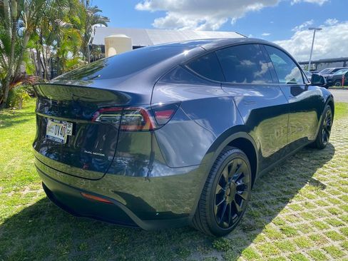Used 2024 Tesla Model Y Long Range AWD/4WD image 7