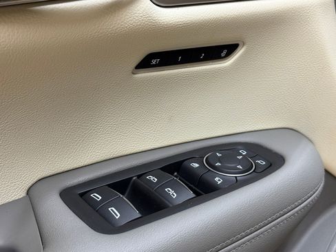 Used 2021 Cadillac XT6 Premium Luxury image 24