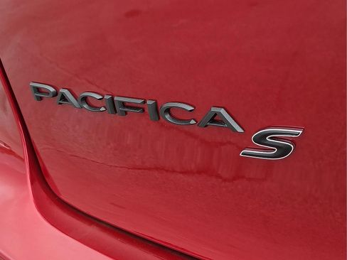 New 2026 Chrysler Pacifica Select w/ S Appearance Package image 9