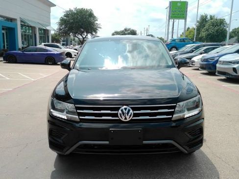 Used 2021 Volkswagen Tiguan S FWD image 2