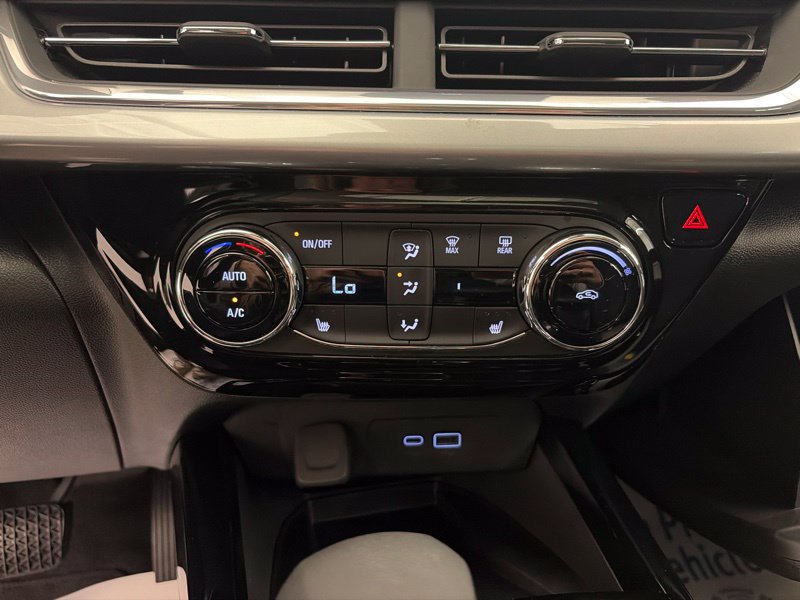 Used 2024 Chevrolet Trax LT w/ Sunroof Package FWD image 27