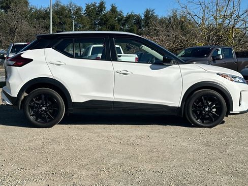 Used 2024 Nissan Kicks SV image 9
