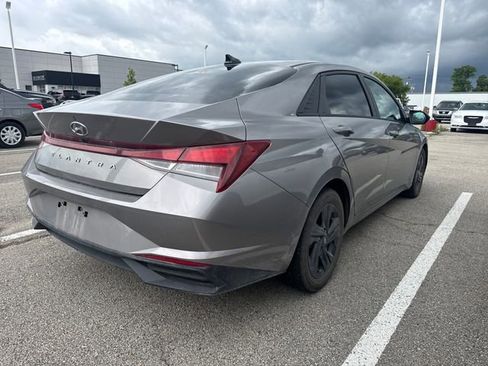 Used 2021 Hyundai Elantra SEL w/ Cargo Package FWD image 4