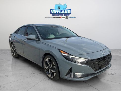 Used 2023 Hyundai Elantra Limited image 34