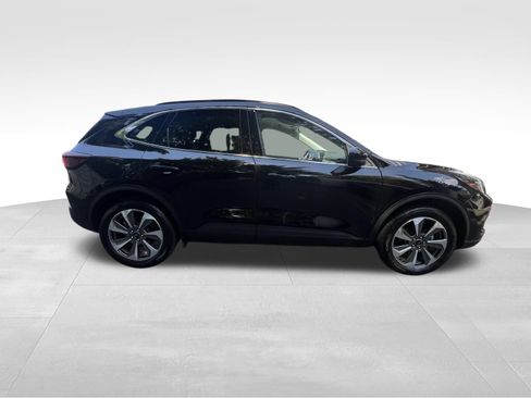 Used 2025 Ford Escape Platinum AWD/4WD image 4