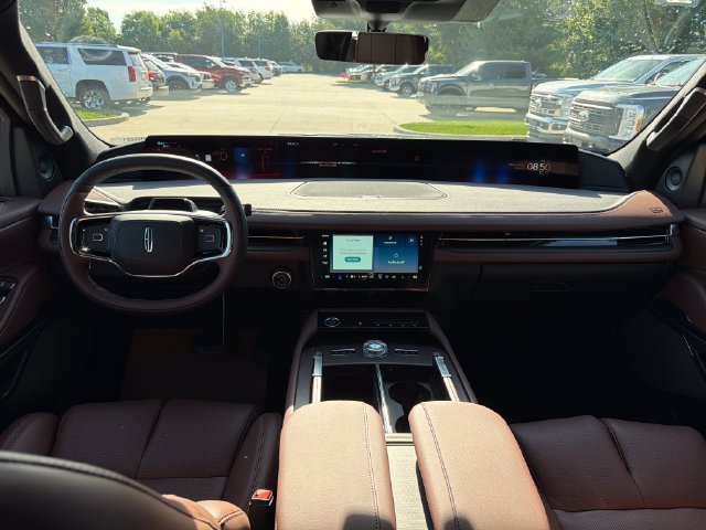 New 2026 Lincoln Navigator L Reserve AWD/4WD image 16