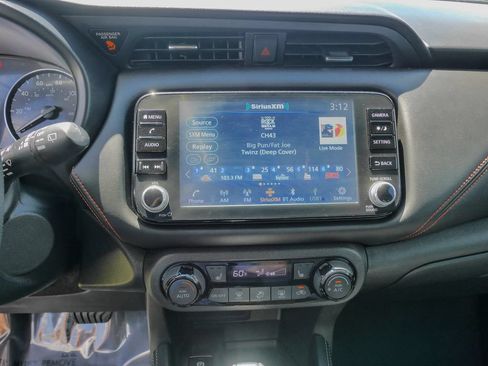 Used 2022 Nissan Kicks SR w/ Premium Package FWD image 27