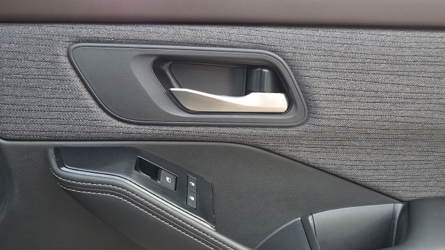 Used 2023 Nissan Rogue SV FWD image 30