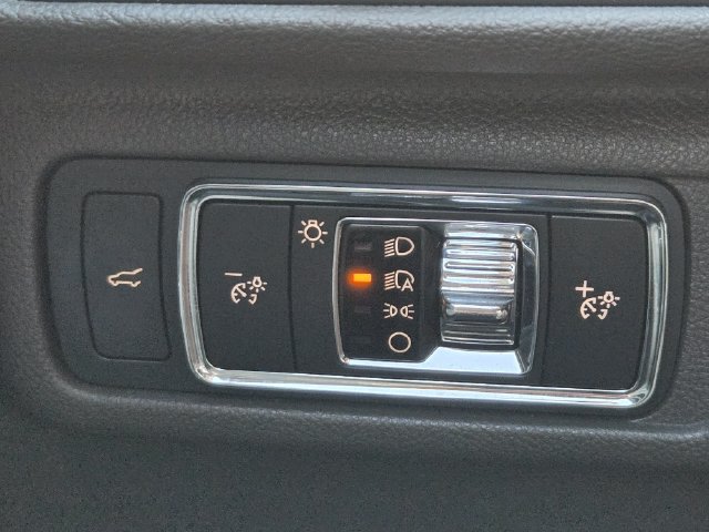 Used 2022 Lincoln Corsair FWD w/ Premium Package image 25