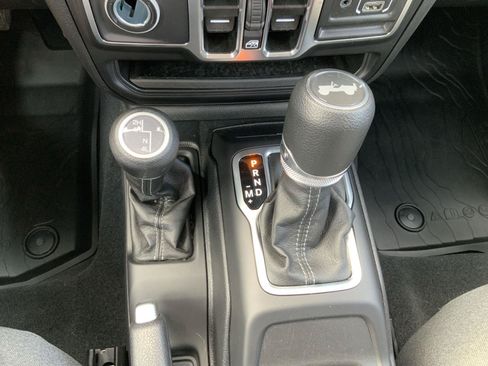 Used 2025 Jeep Wrangler Unlimited Sport AWD/4WD image 45