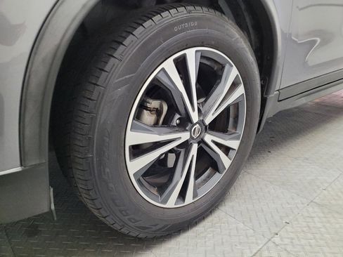 Used 2020 Nissan Rogue SV w/ Premium Package FWD image 31