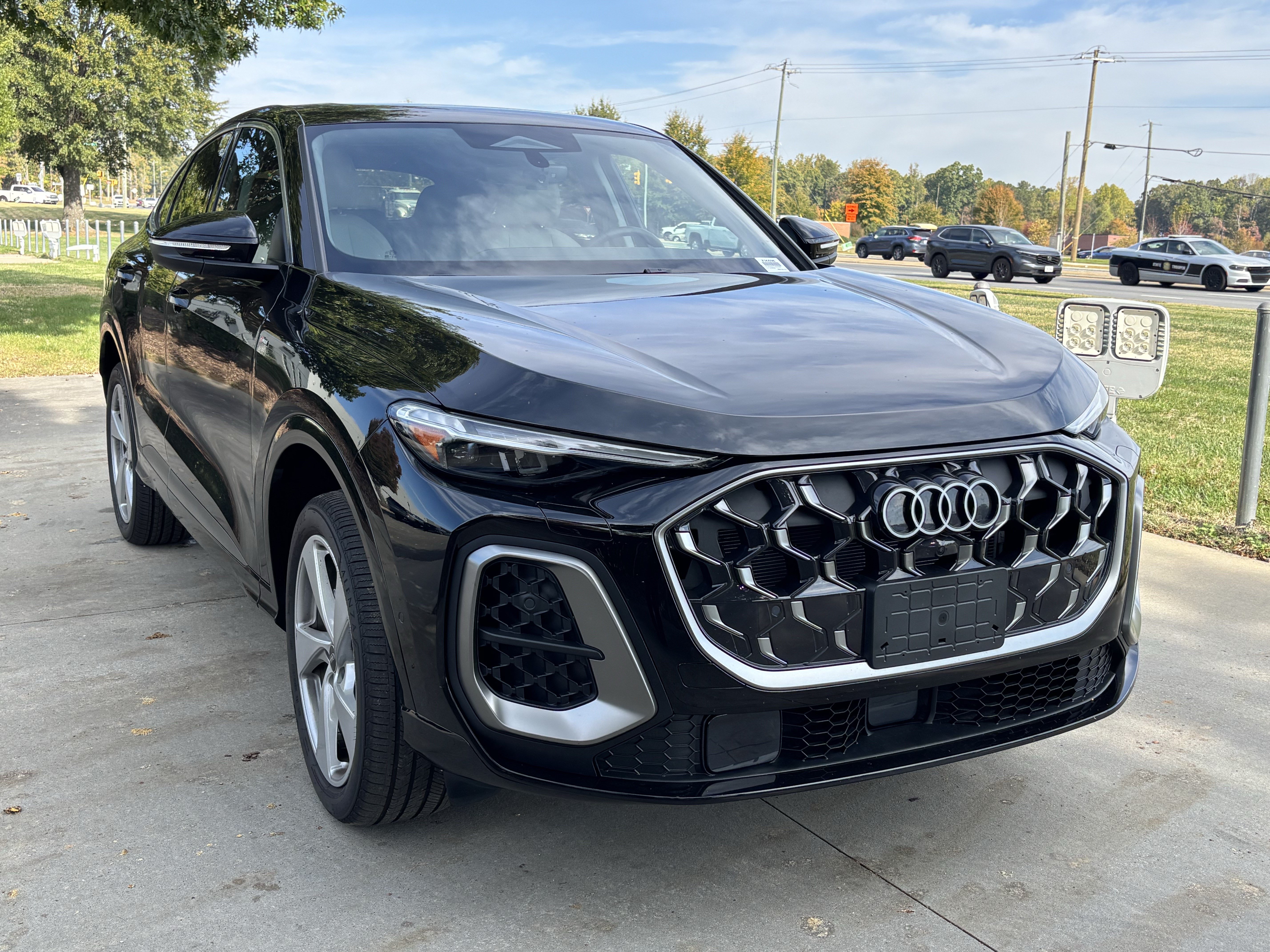 Used 2026 Audi Q5 Premium Plus AWD/4WD image 2