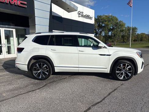 Used 2024 Volkswagen Atlas SEL Premium R-Line image 8