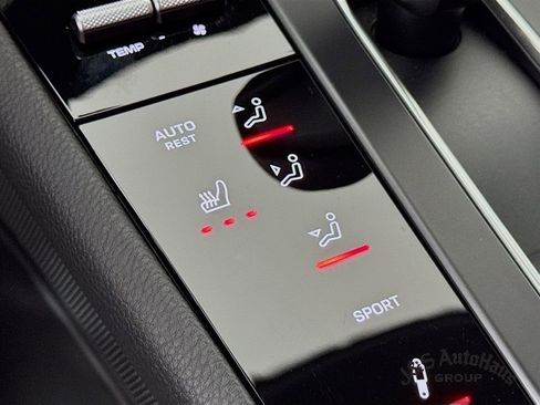 Used 2025 Porsche Macan GTS AWD/4WD image 27