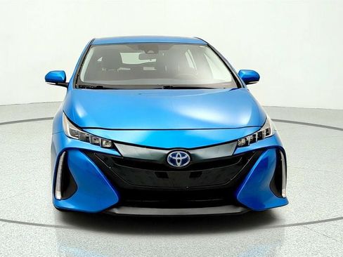 Used 2021 Toyota Prius Prime XLE FWD image 2