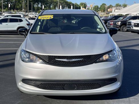Used 2024 Chrysler Voyager LX FWD image 2