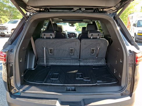 Used 2023 Chevrolet Traverse RS w/ LPO, Floor Liner Package AWD/4WD image 28