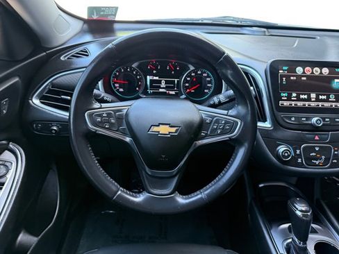 Used 2018 Chevrolet Malibu LT FWD image 14