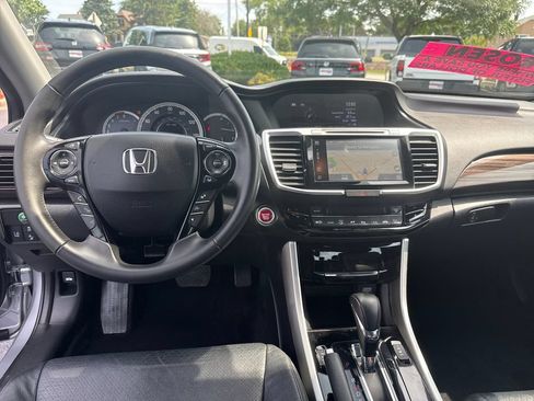 Used 2016 Honda Accord EX-L image 24