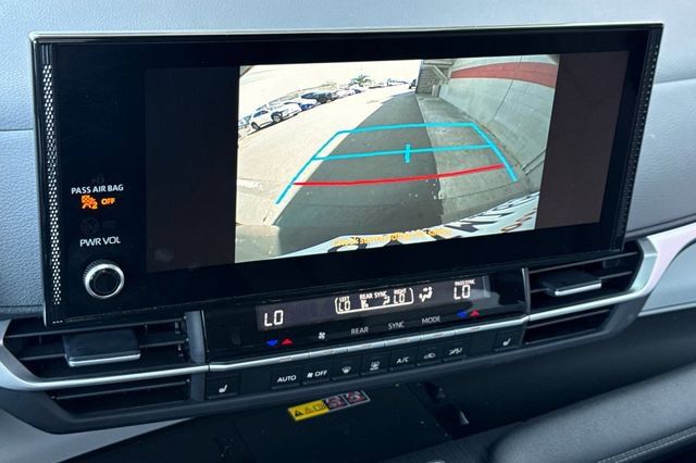 Certified 2026 Toyota Sienna XLE FWD image 25