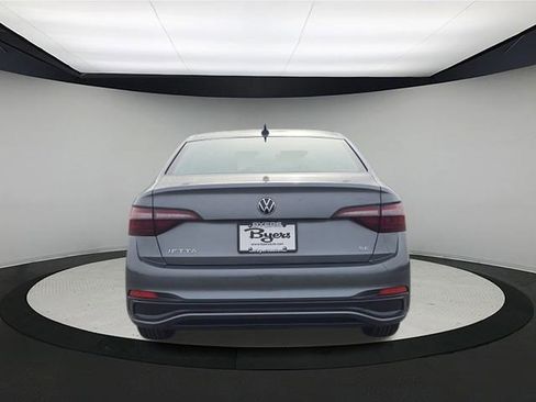 Used 2024 Volkswagen Jetta SE image 6