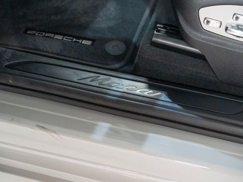 Certified 2026 Porsche Macan AWD/4WD image 12