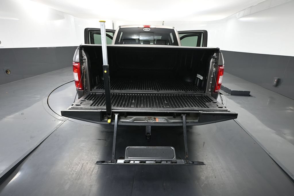 Used 2018 Ford F150 XLT w/ Equipment Group 302A Luxury AWD/4WD image 33
