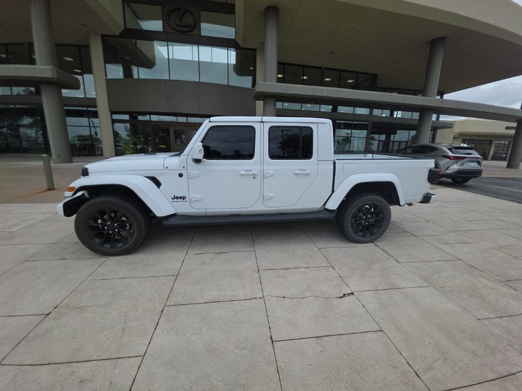 Used 2023 Jeep Gladiator Overland AWD/4WD image 1