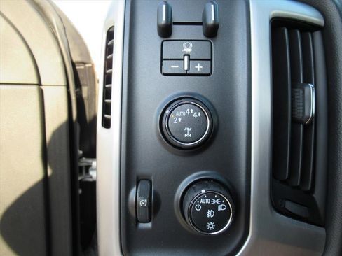 Used 2017 GMC Sierra 1500 SLT image 30