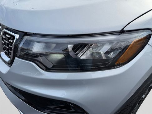 Used 2024 Jeep Compass Limited image 23