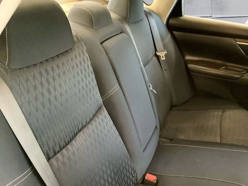 Used 2018 Nissan Altima 2.5 SV image 16