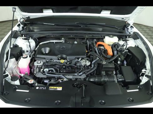 Used 2023 Toyota Crown Limited image 18