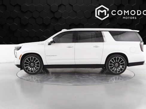Used 2025 Chevrolet Suburban High Country image 6