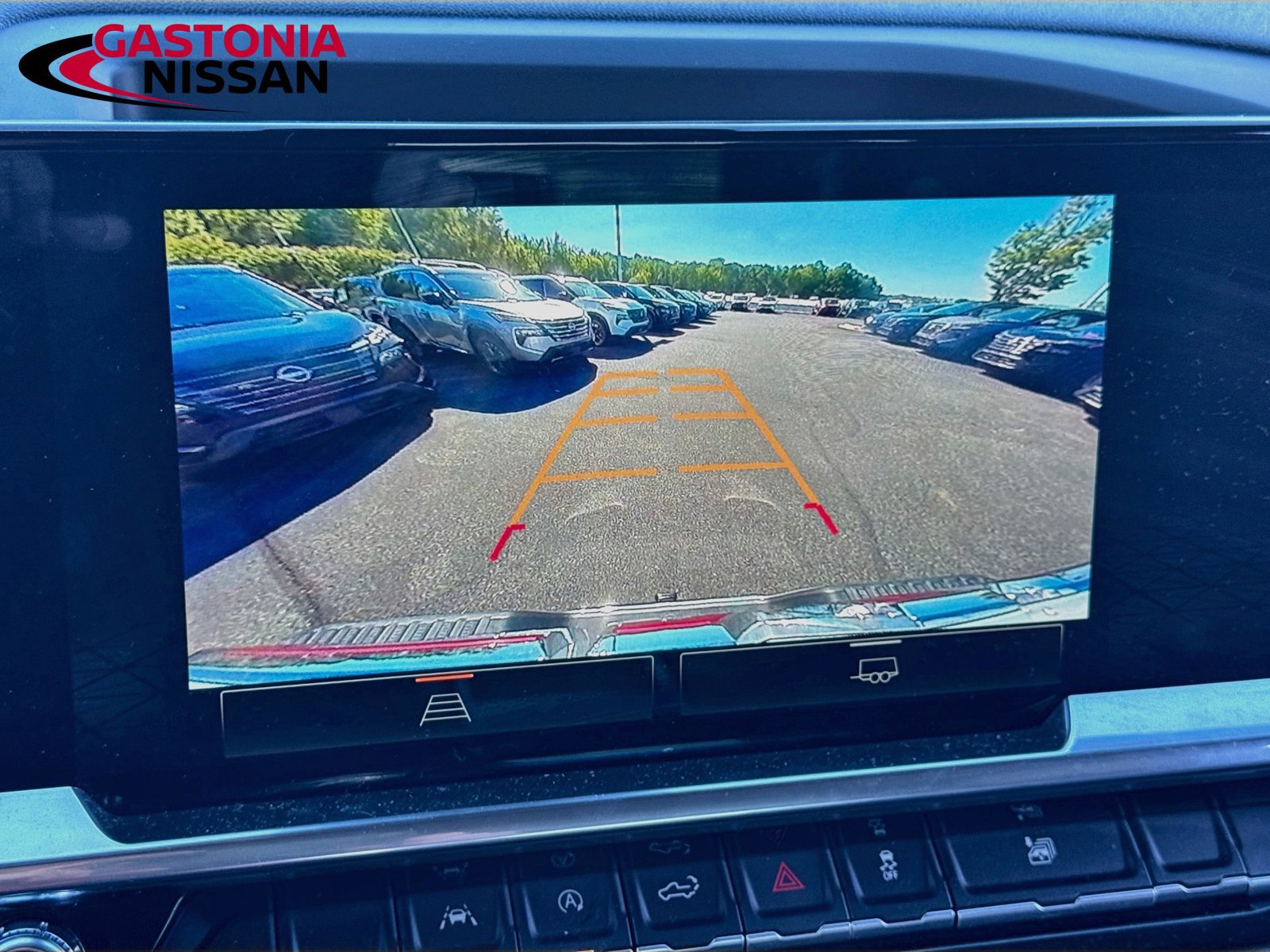 Used 2025 GMC Sierra 1500 SLT AWD/4WD image 18