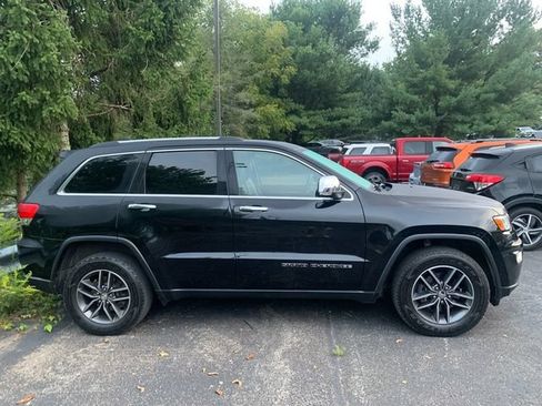 Used 2017 Jeep Grand Cherokee Limited AWD/4WD image 4