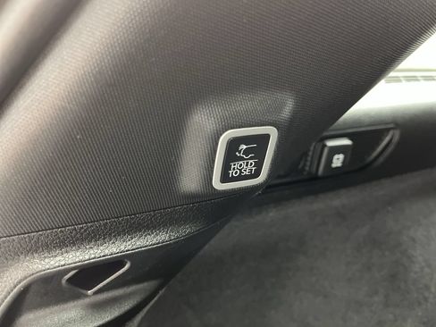 Used 2023 Jeep Grand Cherokee Overland AWD/4WD image 33