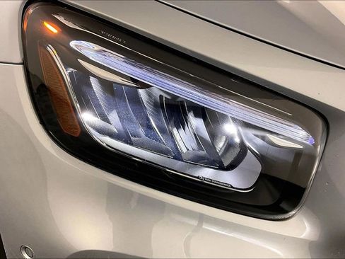 Used 2026 Mercedes-Benz GLB 250 4MATIC image 23