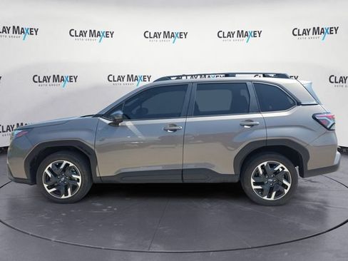 Used 2025 Subaru Forester Premium AWD/4WD image 2
