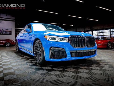 Used 2021 BMW 750i xDrive w/ Executive Package image 3