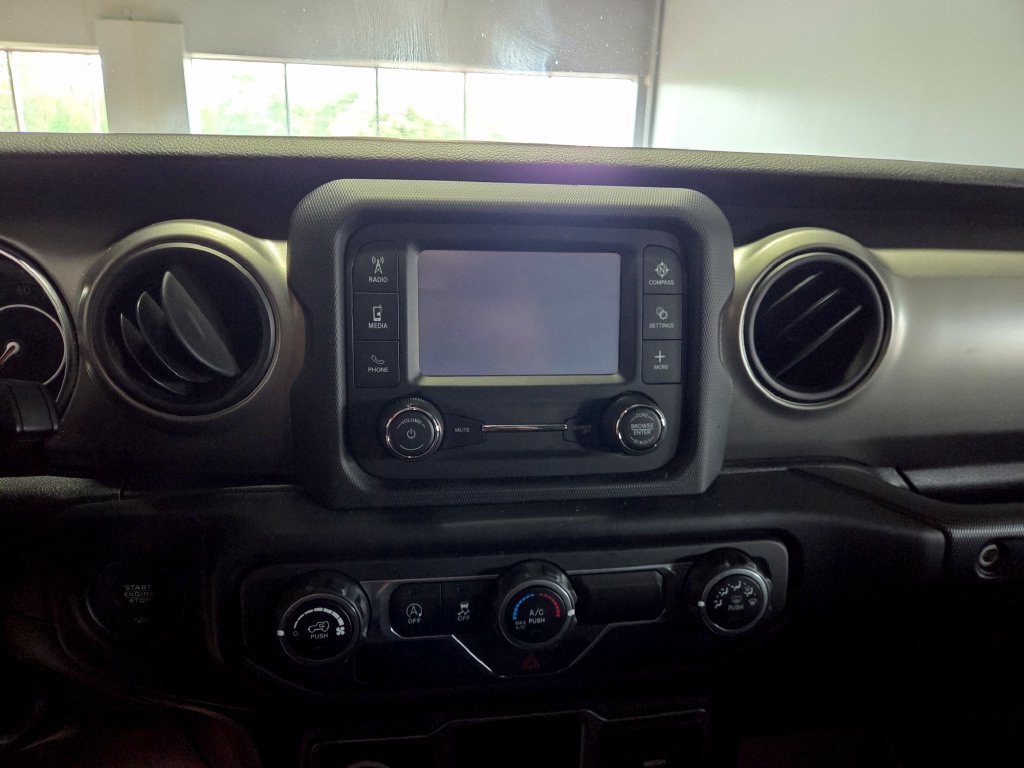 Used 2018 Jeep Wrangler Unlimited Sport AWD/4WD image 9