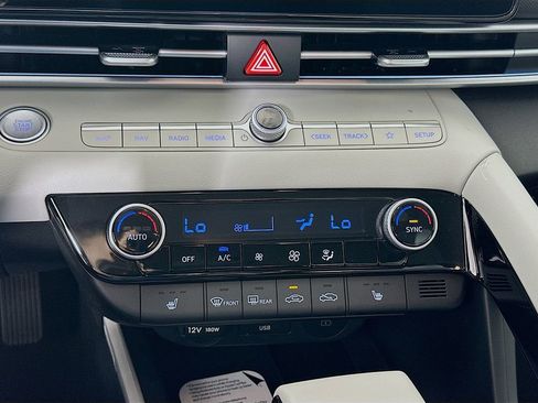 New 2026 Hyundai Elantra Limited FWD image 14