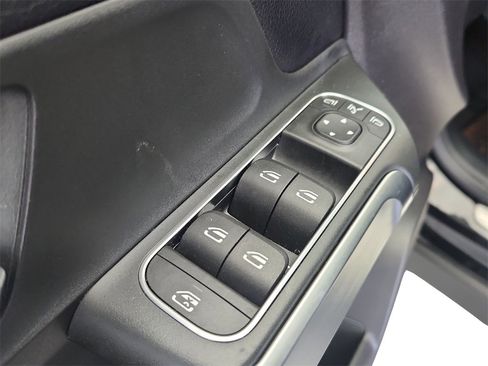 Used 2020 Mercedes-Benz GLB 250 4MATIC image 20